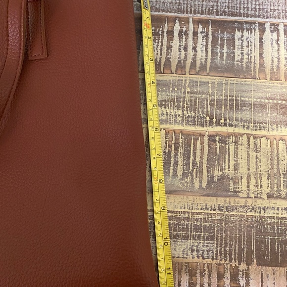 Vince Camuto Luck Tote - New 🌟 - Picture 4 of 5